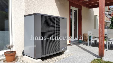 die Wärmepumpe NP-AW20-12 von Alpha Innotec fertig installiert