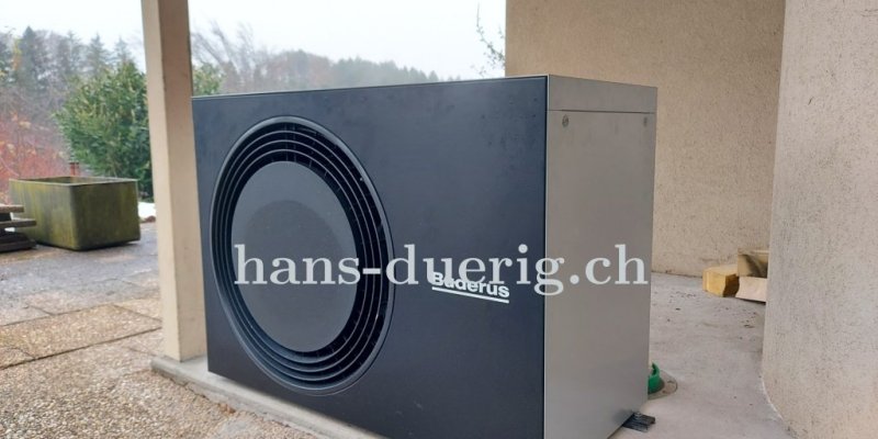 Wärmepumpe von Bosch-Thermotechnik/BUDERUS mit dem natürlichen Kältemittel Propan (R290).