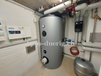 Pufferspeicher mit Heizgruppe