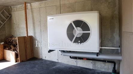 W&auml;rmepumpe WPL20A auf Wandkonsolen montiert