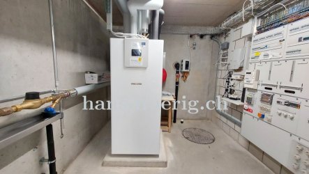 Die fertig installierte Wärmepumpe STIEBEL-ELTRON WPE-I 33 H 400 Premium