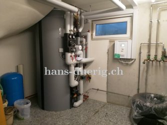 Der fertig angeschlossene Kombienergiespeicher für Warmwasser und Heizung