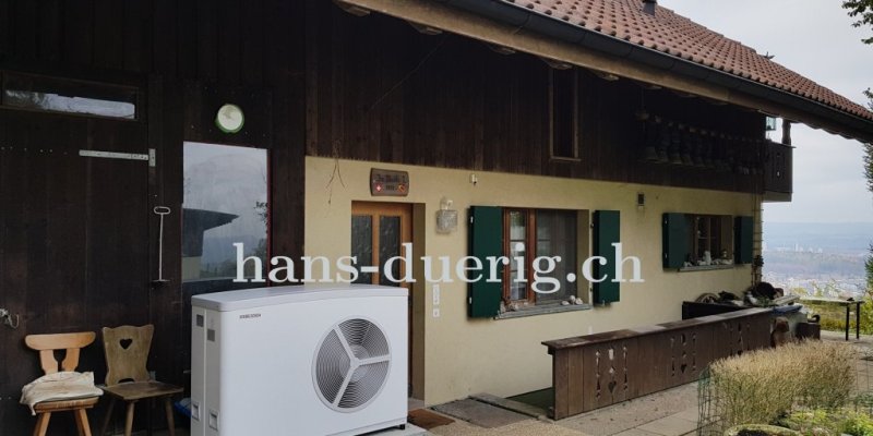 LW-Wärmepumpe aussen aufgestellt
