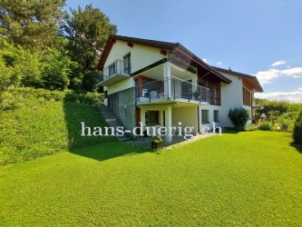 Das Doppeleinfamilienhaus mit der neuen Luft-Wärmepumpe