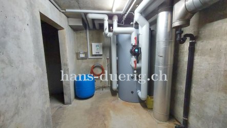 Technikraum der W&auml;rmepumpen-Kaskade nach dem Umbau