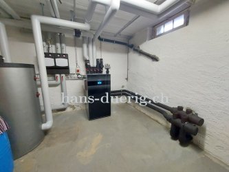 Heizraum mit Erdsondenverteiler