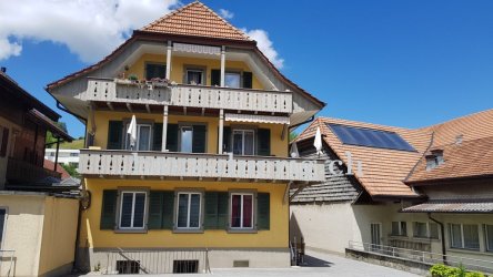 Wohnhaus mit Wärmepumpe NIBE-F1345 und Erdsonden.