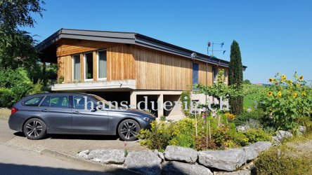 Ansicht des Hauses mit Luft-W&auml;rmepumpe saniert