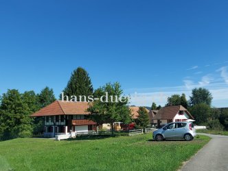 Wohnhaus mit moderner Erdsonden-W&auml;rmepumpe