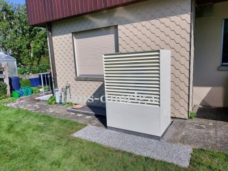 aussen aufgestellte Kronoterm/Müba Adapt 0416 Luft/Wasser-Wärmepumpe