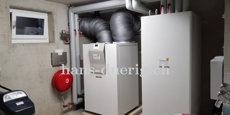 Technikraum mit LW-Wärmepumpe WPL17ICS