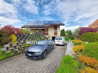 Das Einfamilienhaus mit W&auml;rmepumpe und Photovolataik nach der Sanierung